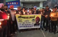 दिल्ली में शहीद नवरीत सिंह की याद में युवाओ ने निकाला कैंडल मार्च