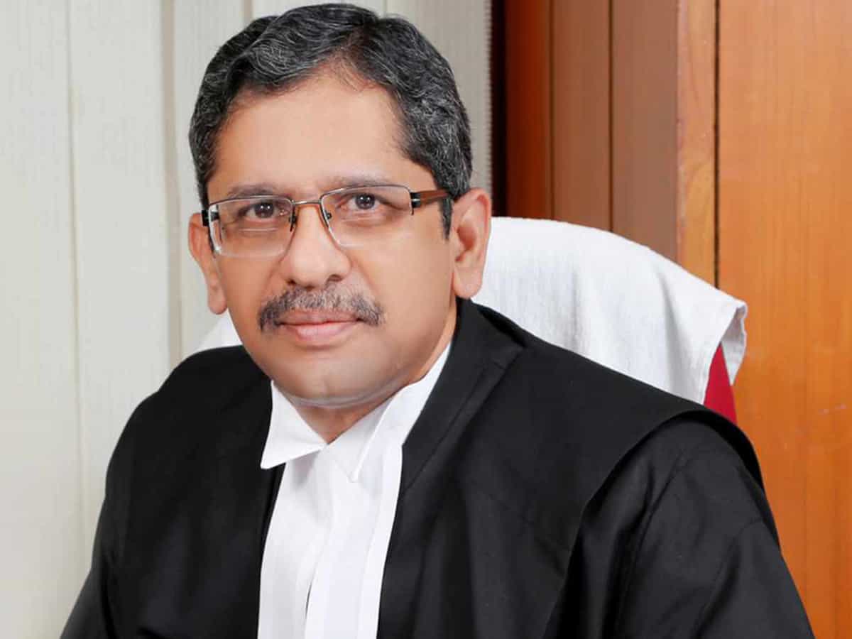 जस्टिस एनवी रमन्ना ने भारत के 48वें मुख्य न्यायाधीश के रूप में शपथ ली