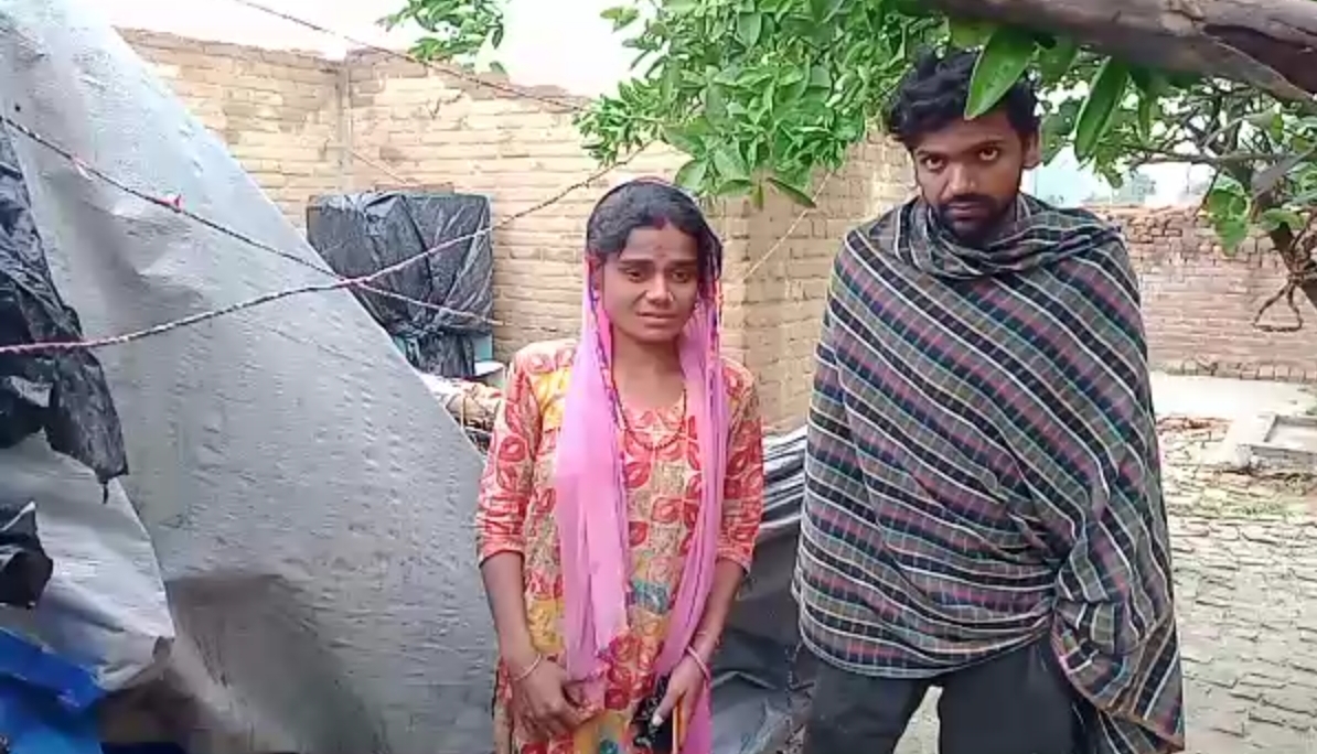 जसपुर के ग्राम अंगदपुर में विकलांग परिवार का बारिश से आशियाना ही बिखर गया 