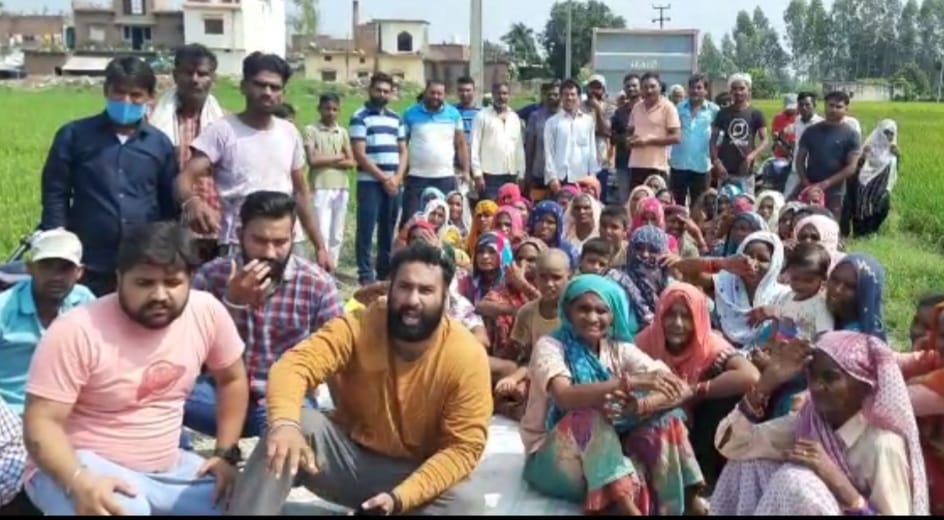 बाजपुर के ग्राम नरखेड़ा में ग्रामीण करेंगे विधानसभा चुनाव का बहिष्कार