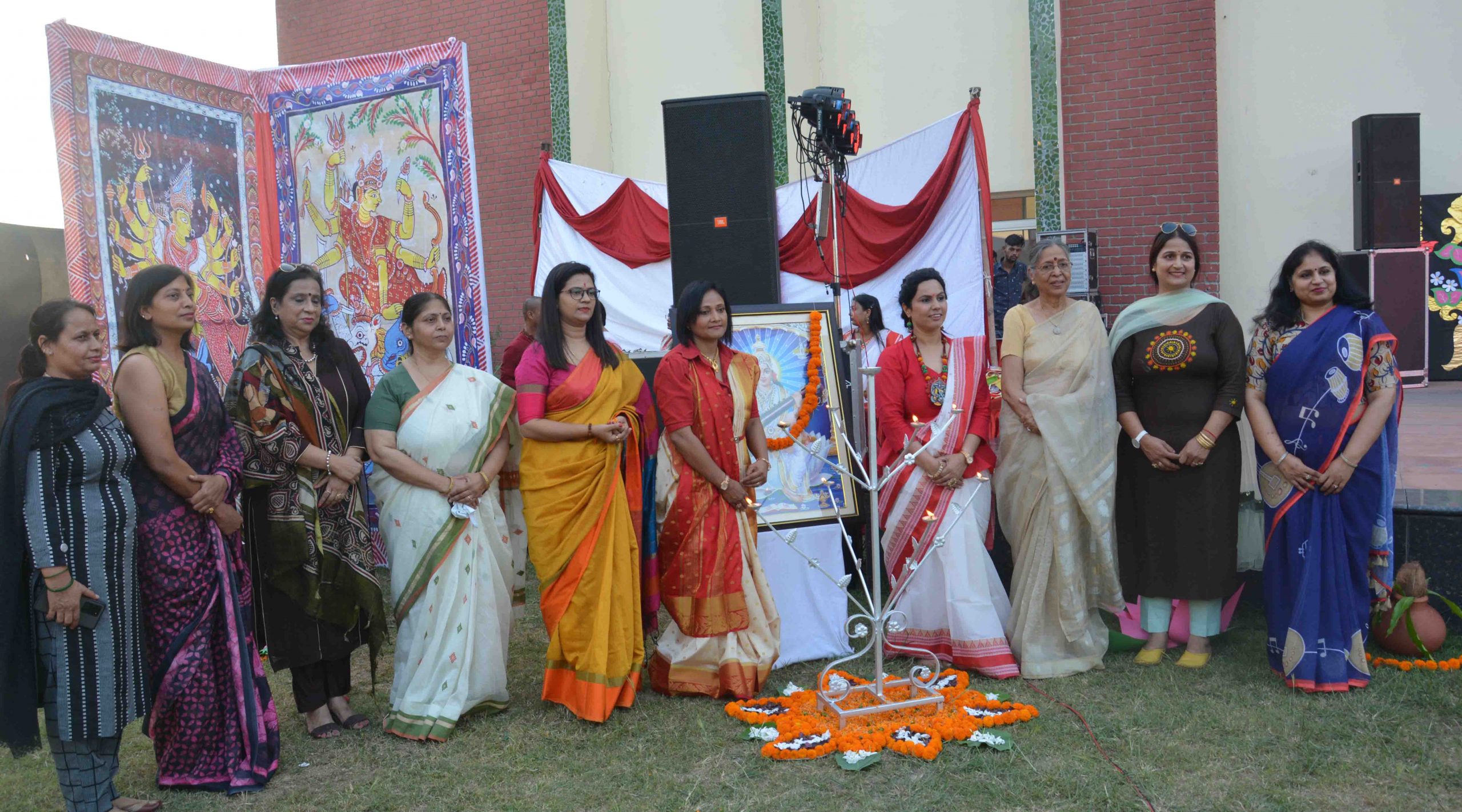 कॉन्फ्लुएंस वर्ल्ड स्कूल में आयोजित हुआ 'अथ श्री दुर्गा रहस्यम ' कार्यक्रम