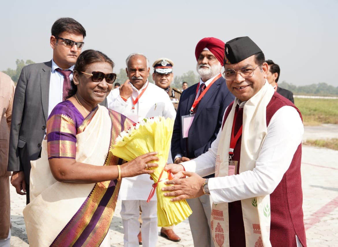 राष्ट्रपति द्रौपदी मुर्मू का विधायक शिव अरोरा ने पंतनगर आगमन पर किया स्वागत
